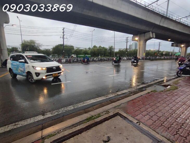 CẦN BÁN NHÀ 2 TẦNG MẶT TIỀN XA LỘ HÀ NỘI – ĐỐI DIỆN TRẠM METRO – 23 TỶ – 135M2 – 2 TẦNG
