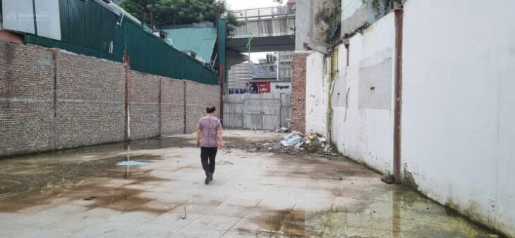 CHÍNH CHỦ BÁN ĐẤT MẶT PHỐ ĐÃ CÓ SẴN NHÀ MÁI TÔN 136 CẦU GIẤY – MẶT TIỀN 6M – VỊ TRÍ SIÊU ĐẸP – GIÁ