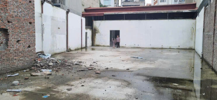 CHÍNH CHỦ BÁN ĐẤT MẶT PHỐ ĐÃ CÓ SẴN NHÀ MÁI TÔN 136 CẦU GIẤY – MẶT TIỀN 6M – VỊ TRÍ SIÊU ĐẸP – GIÁ