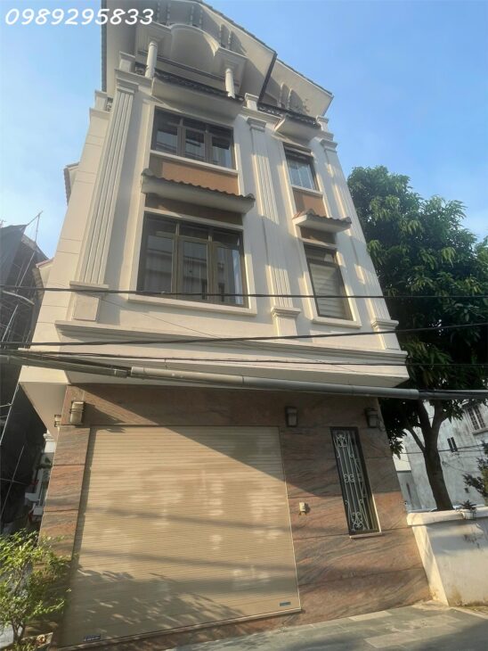 BÁN NHÀ LÔ GÓC 6 TẦNG THANG MÁY Ô TÔ 7 CHỖ VÀO TẬN NHÀ LỆ MẬT LONG BIÊN 8.8 TỶ