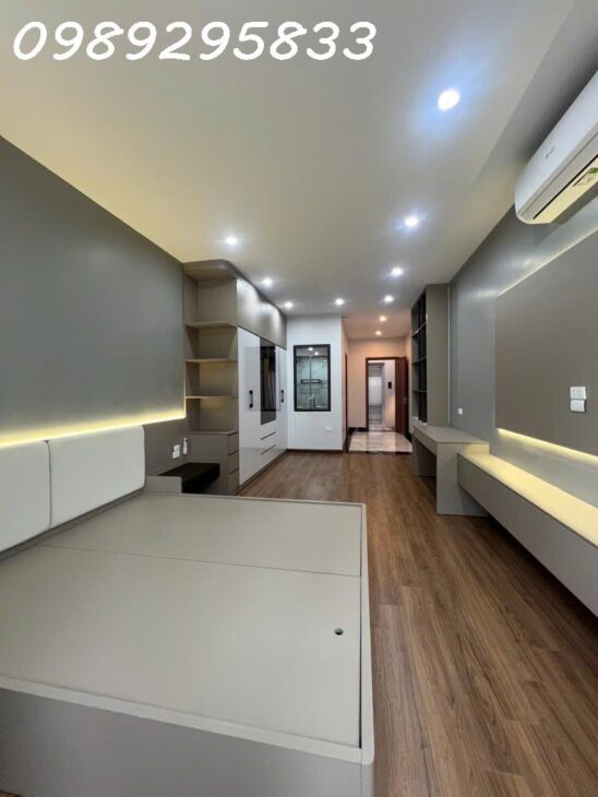 BÁN NHÀ LÔ GÓC 6 TẦNG THANG MÁY Ô TÔ 7 CHỖ VÀO TẬN NHÀ LỆ MẬT LONG BIÊN 8.8 TỶ