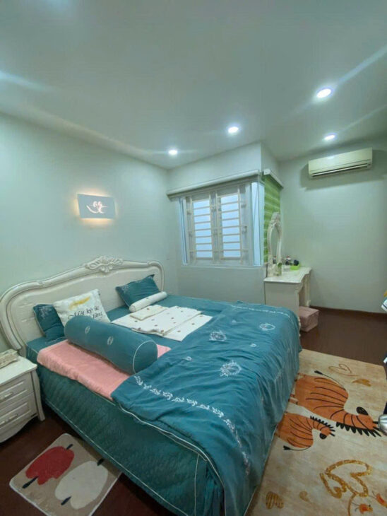 NHÀ ĐẸP, 4 TẦNG, NGUYỄN THỊ THẬP, TÂN PHÚ, QUẬN 7, DT: 4x15M, NHỈNH 8 TỶ