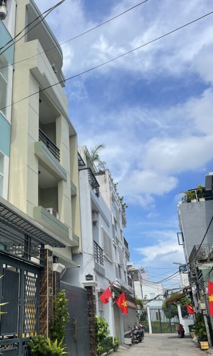 NHÀ RIÊNG – DT: 5.1M x 28M(142M2) – ĐƯỜNG 17 – TÂN THUẬN TÂY – QUẬN 7 – GIÁ 12.8 TỶ