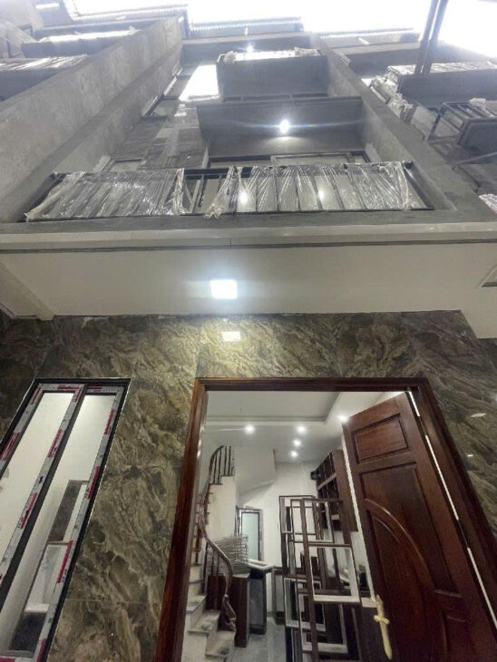 Nhà đẹp , Ngọc Thụy , 5 Tầng , cạnh trường Việt Pháp, 5ty95