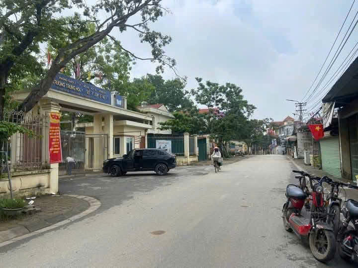 cc gửi bán lô đất 52m bám ql6 đường ô tô đỗ cửa