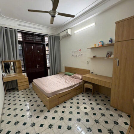 BÁN NHÀ TRUNG TÂM ĐỐNG ĐA – YÊN LÃNG – 4 TẦNG CHẮC CHẮN – GIÁ 23.5 TỶ