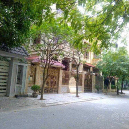 Bán BT Trung Văn Vinaconex3, Nam Từ Liêm. DT 162m x4T. Có hầm. Giá 42 tỷ. LH:0964769634