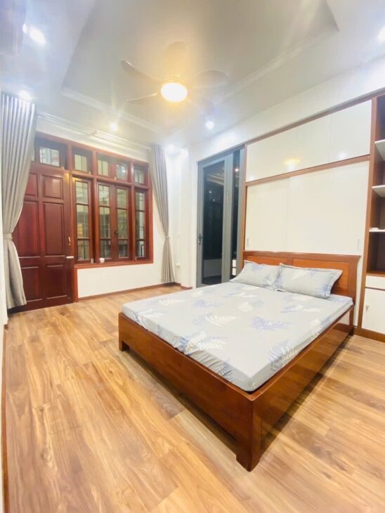 NHÀ HÀO NAM – 4 TẦNG -38m2 – MT 4M – BA GÁC ĐỖ CỬA – GIÁ CHỈ 9.5 TỶ