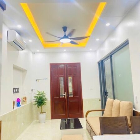NHÀ HÀO NAM – 4 TẦNG -38m2 – MT 4M – BA GÁC ĐỖ CỬA – GIÁ CHỈ 9.5 TỶ
