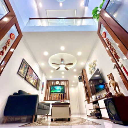 Bán nhà Bồ Đề, Long Biên 31m 5T oto ,KD, giá 7,9ty.