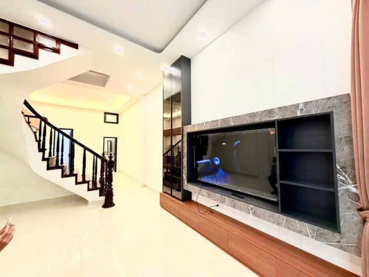 🌹🌹🌹 NHÀ ĐẸP FULL NỘI THẤT – GẦN NHIỀU TRƯỜNG ĐẠI HỌC 🌹🌹🌹