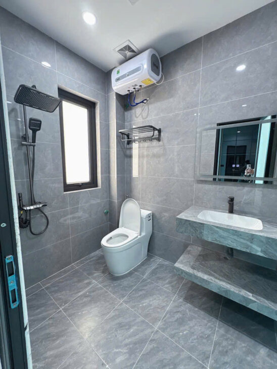 NHÀ ĐẸP – GIÁ TỐT – Bán Nhà Mặt Tiền Kinh Doanh TRUNG TÂM PHƯỜNG NGỌC THUỴ, QUẬN LONG BIÊN, HÀ NỘI