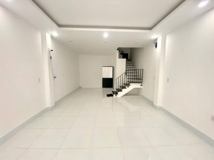 Bán nhà 3 tầng, 52m², 3PN, 3WC, Q.9, 4.75 tỷ, sổ hồng