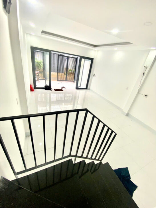 Bán nhà 3 tầng, 52m², 3PN, 3WC, Q.9, 4.75 tỷ, sổ hồng