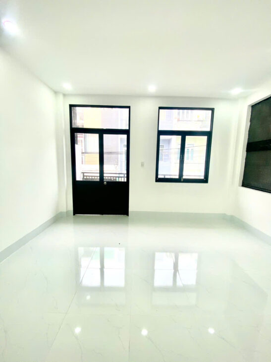 Bán nhà 3 tầng, 52m², 3PN, 3WC, Q.9, 4.75 tỷ, sổ hồng