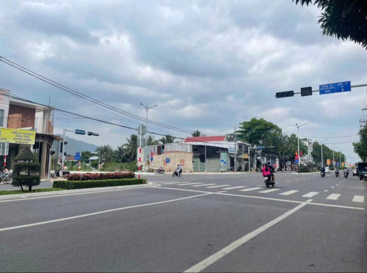 Bán nhà mặt tiền kinh doanh đường 23/10 Vĩnh Trung Nha Trang.