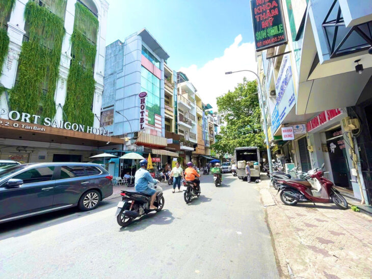 BÁN NHÀ MẶT TIỀN NGAY CHỢ PHẠM VĂN HAI – P.2, TÂN BÌNH