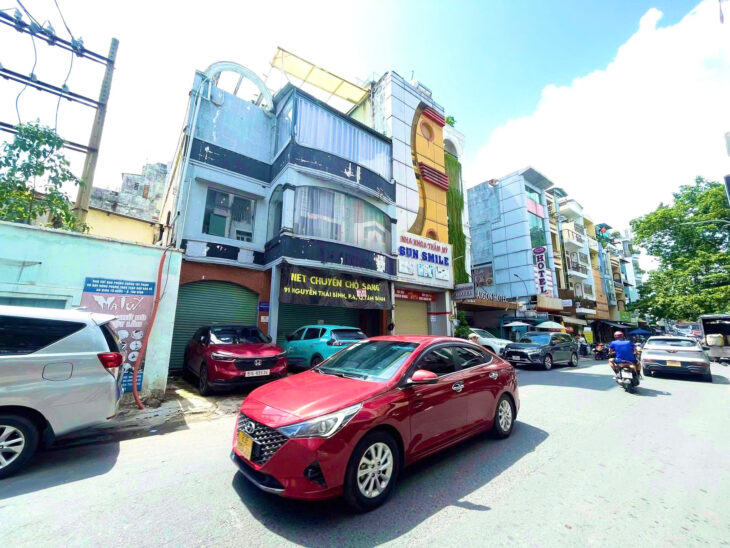 BÁN NHÀ MẶT TIỀN NGAY CHỢ PHẠM VĂN HAI – P.2, TÂN BÌNH