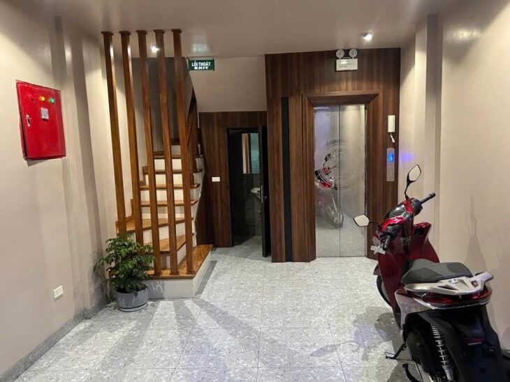 8 TẦNG XÂY MỚI THANG MÁY VỈA HÈ Ô TÔ KINH DOANH Miếu Đầm – Mễ Trì – Khách sạn Marriot – Trung