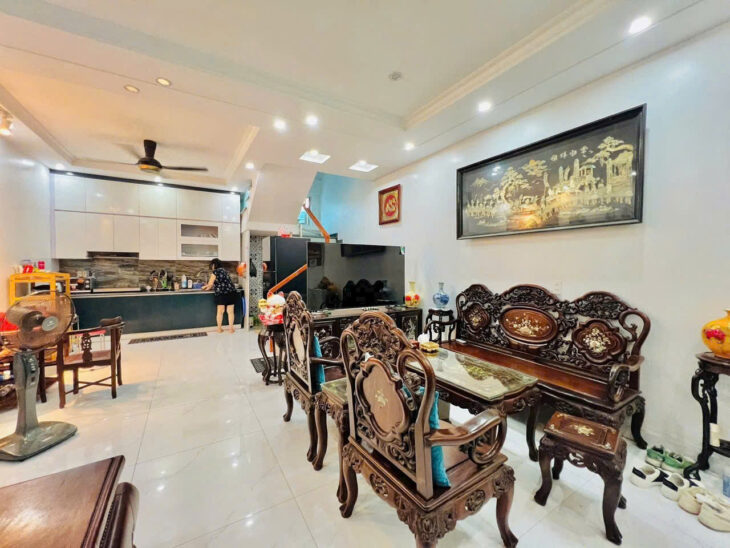 Bán nhà Trực Cát 45m 4 tầng, ngõ cực nông, giá 3.1 tỉ gần Thiên Lôi