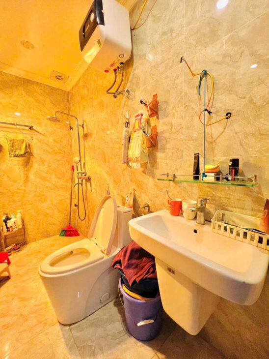 Bán nhà Trực Cát 45m 4 tầng, ngõ cực nông, giá 3.1 tỉ gần Thiên Lôi
