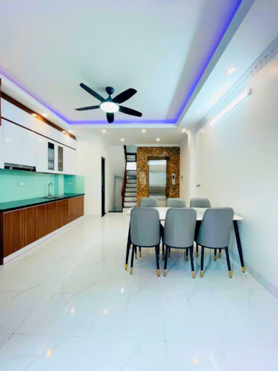 BÁN NHÀ PHẠM VĂN ĐỒNG – 40M x 6 TẦNG THANG MÁY – CHỦ TỰ XÂY – Ô TÔ – LÔ GÓC – 9.3 TỶ.0968669247