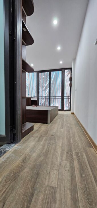 MẶT NGÕ THÁI HÀ.Ô TÔ ĐỖ CỬA-6 TẦNG THANG MÁY-25M2-MT 3.2M GIÁ CHỈ 10,8 TỶ