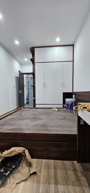 MẶT NGÕ THÁI HÀ.Ô TÔ ĐỖ CỬA-6 TẦNG THANG MÁY-25M2-MT 3.2M GIÁ CHỈ 10,8 TỶ