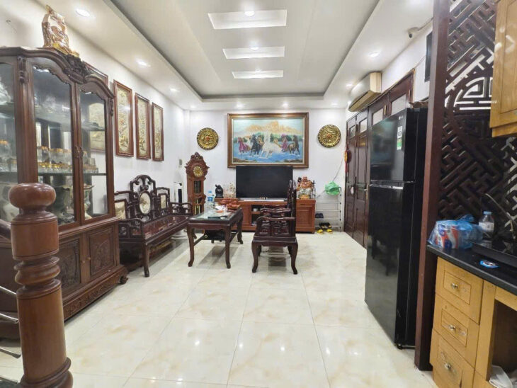 BÁN NHÀ 31m 5 T – NGÕ NÔNG BỒ ĐỀ, LONG BIÊN Giá 6,5ty oto KD