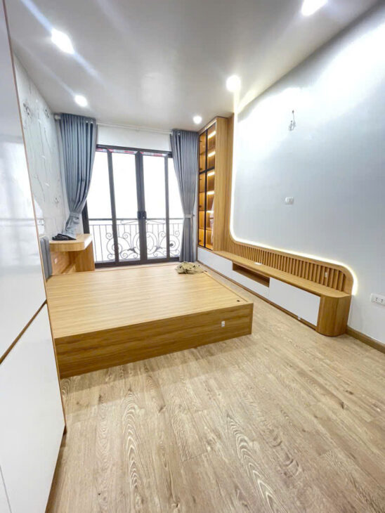 BÁN NHÀ CẦU GIẤY – Ô TÔ – DÂN XÂY MỚI – LÔ GÓC – NỘI THẤT XỊN – 35M X 5 TẦNG X 7.6 TỶ