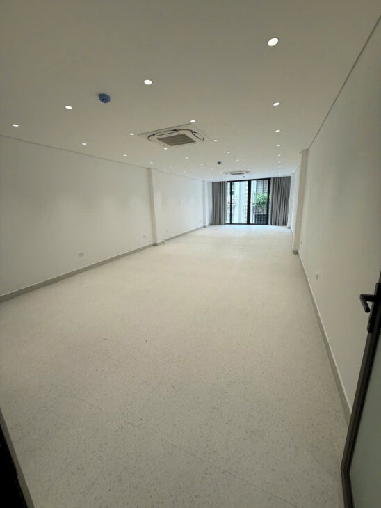 Cho thuê nhà 85m2 8 tầng đường Dương Khuê, Cầu Giấy, làm văn phòng, kinh doanh