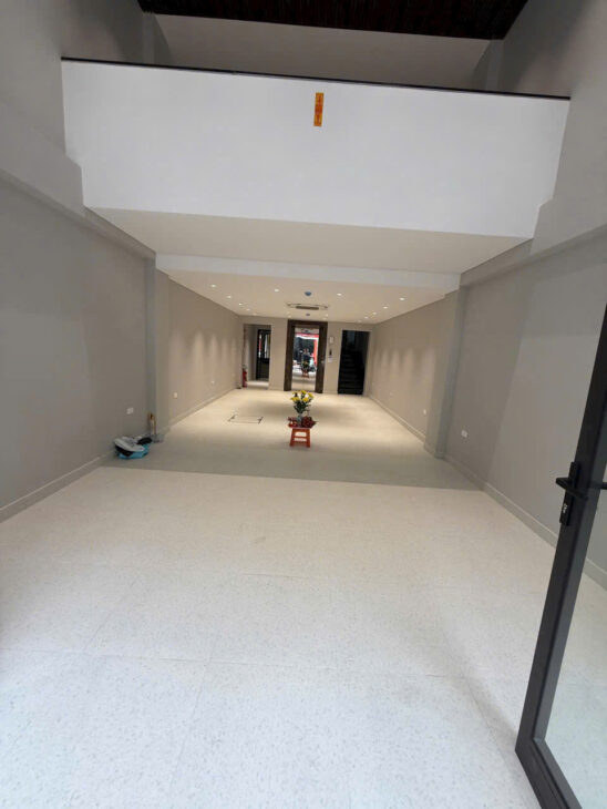 Cho thuê nhà 85m2 8 tầng đường Dương Khuê, Cầu Giấy, làm văn phòng, kinh doanh