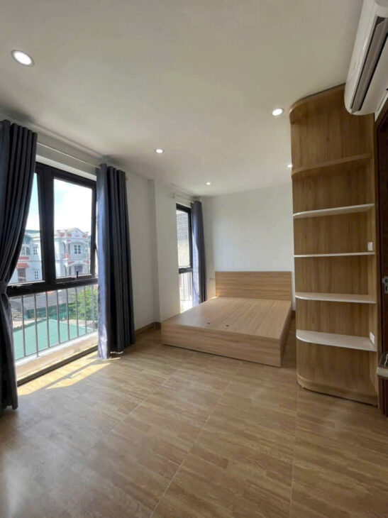 Bán gấp nhà đẹp 5 tầng Phúc Lợi, oto đỗ cổng, nội thất hiện đại 5 tỷ