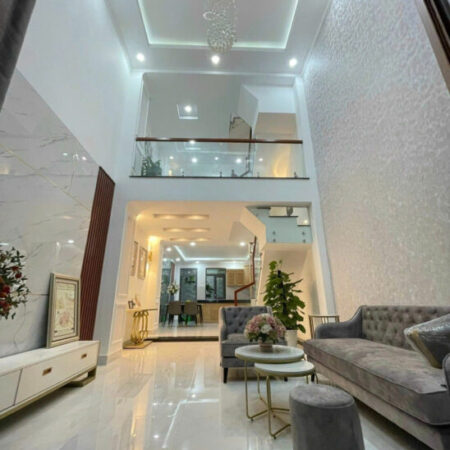 Nhà đẹp nét căng Hồng Tiến, 49,6m2 x 4 tầng, giá 8,4 tỷ.