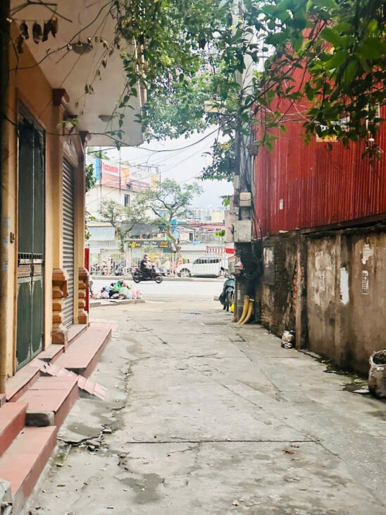 Cần bán nhà 5 tầng 25m cực đẹp ô tô đỗ tại Giải Phóng, Hoàng Mai