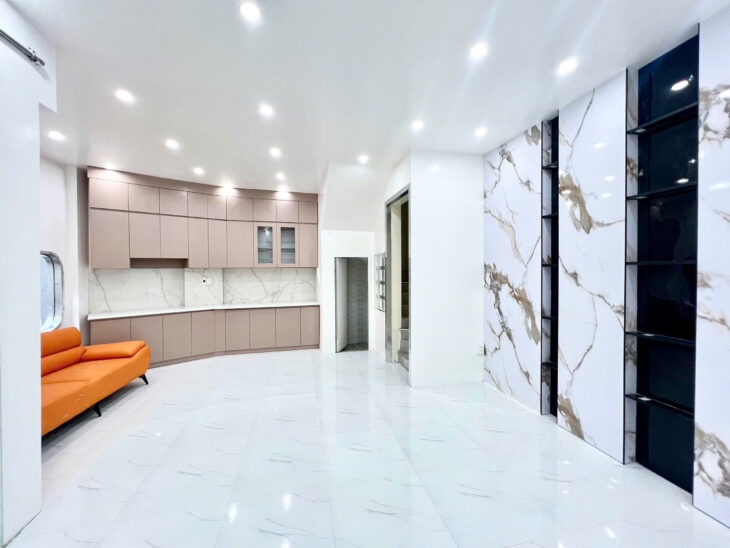 Bán Nhà Lô Góc 3 Mặt Thoáng Phố Lương Khánh Thiện – Nhà 5 Tầng, Đang Cho Thuê Spa 25 Triệu/Tháng
