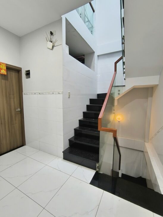 NHÀ ĐẸP- GIÁ TỐT – CHÍNH CHỦ CẦN BÁN Căn Nhà Mặt Tiền Chợ Vị Trí Tại Quận Tân Phú, TP HCM