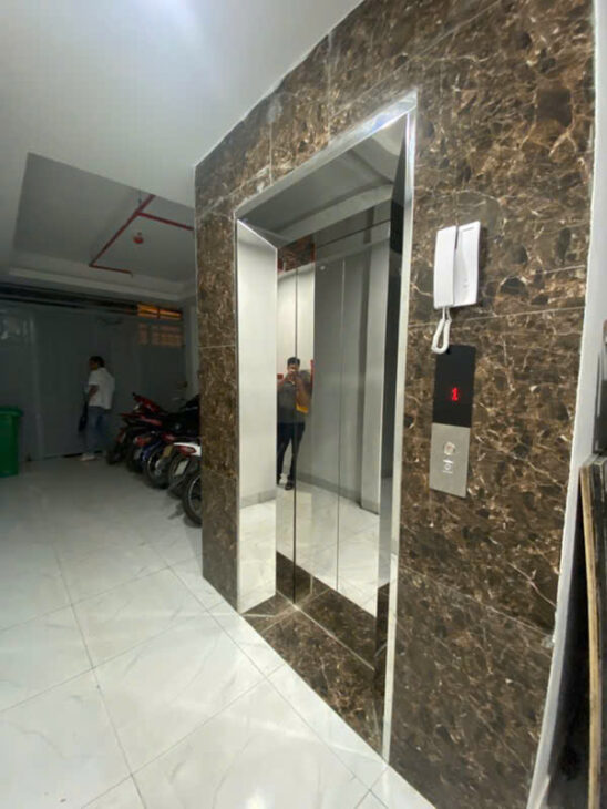 BÁN NHÀ GẦN CHỢ CỔ NHUẾ – 6 TẦNG THANG MÁY – SỔ ĐỎ SẴN