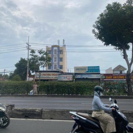 KHÁCH SẠN 3 tầng ngang 8×26 m tổng 991m sàn 45 PHÒNG