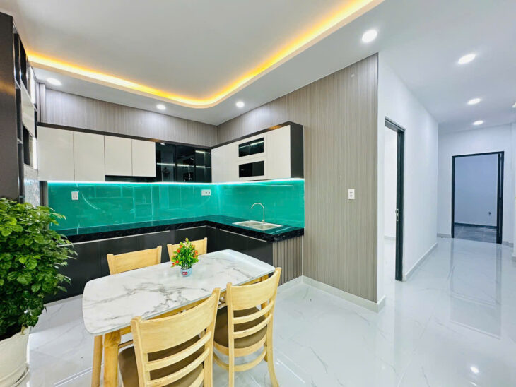 nhà ngay ngã tư phước lý