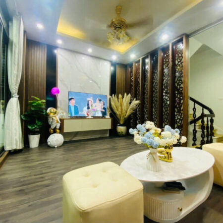 Căn góc – Trần Quốc Hoàn – 5 tầng – 36m² – 10.3 tỷ