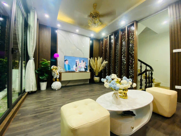 Căn góc – Trần Quốc Hoàn – 5 tầng – 36m² – 10.3 tỷ