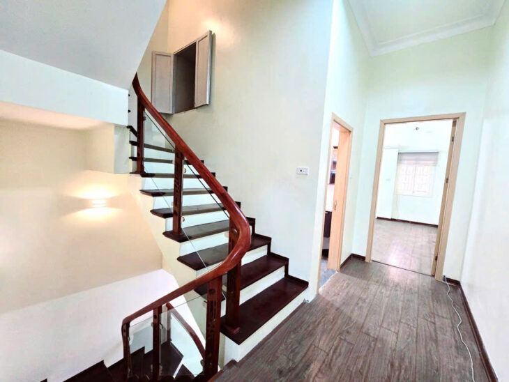 Nhà đẹp gần Nguyễn Phong Sắc – 6 tầng – 35m² – 8.9 tỷ