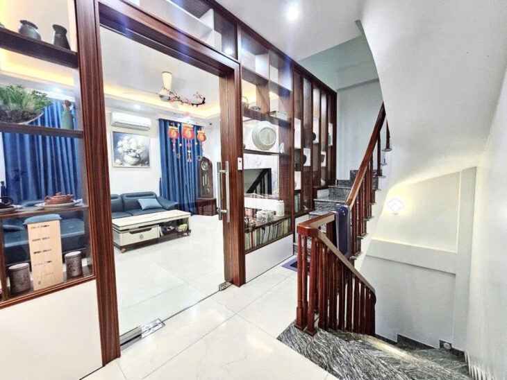 Nhà mặt ngõ 2 ô tô tránh – gần Chùa Hà – 40m² – 10.5 tỷ