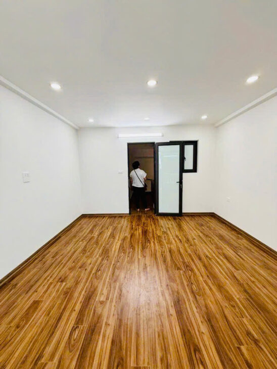 Nhà gần Nguyễn Văn Huyên – 36m² x 6T – view thoáng – 9.2 tỷ