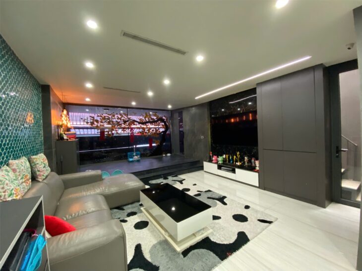 NHÀ ĐẸP – GIÁ TỐT – Chính chủ Cần bán nhanh Nhà hiện đại quận 7, có 5 p ngủ, kèm nội thất cao cấp