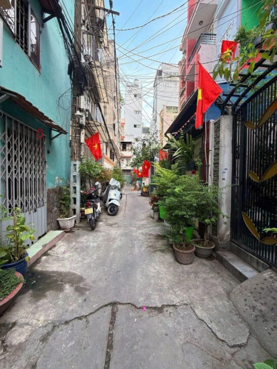 THÀNH THÁI Q10 – HẺM GẦN 4M THÔNG – Ô TÔ ĐỖ CỬA – 47M2- GIÁ NHỈNH 6TỶ TL NHẸ.