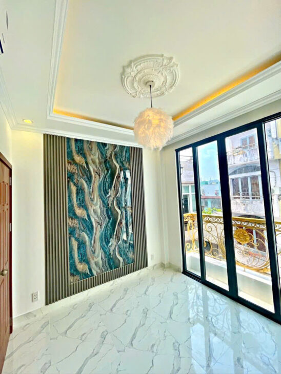 Bán nhà Q10, hẻm 7m có sân oto riêng, cao 4 tầng FullNT: Nhỉnh 5 tỷ.LH: 0933910039