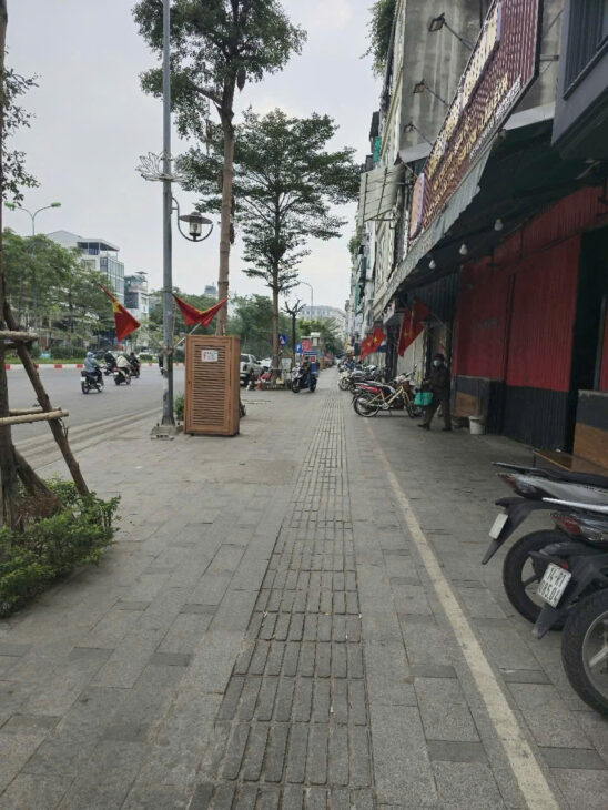 MẶT PHỐ Ô CHỢ DỪA,NHÀ DÂN MỚI XÂY,LÔ GÓC ,VỈA HÈ,KINH DOANH