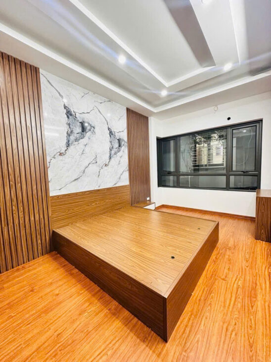 NHÀ MỚI SẴN Ở NGAY- THOÁNG SÁNG – KHU VỰC PHÁT TRIỂN- 30m RA Ô TÔ TRÁNH